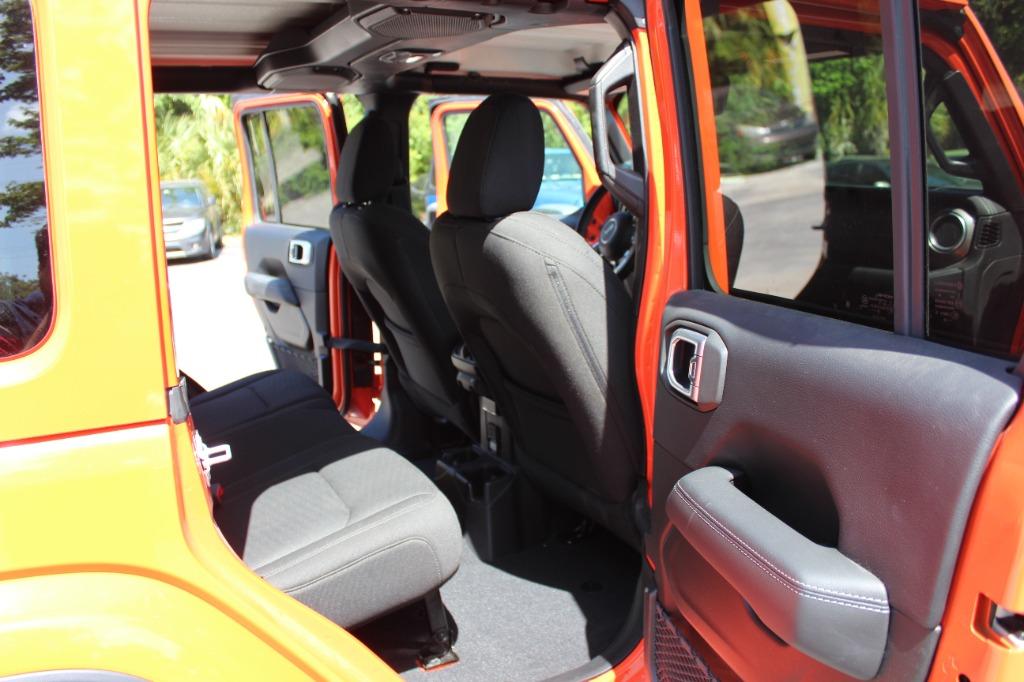 2018 Jeep All-New Wrangler Unlimited Sahara - Photo 18