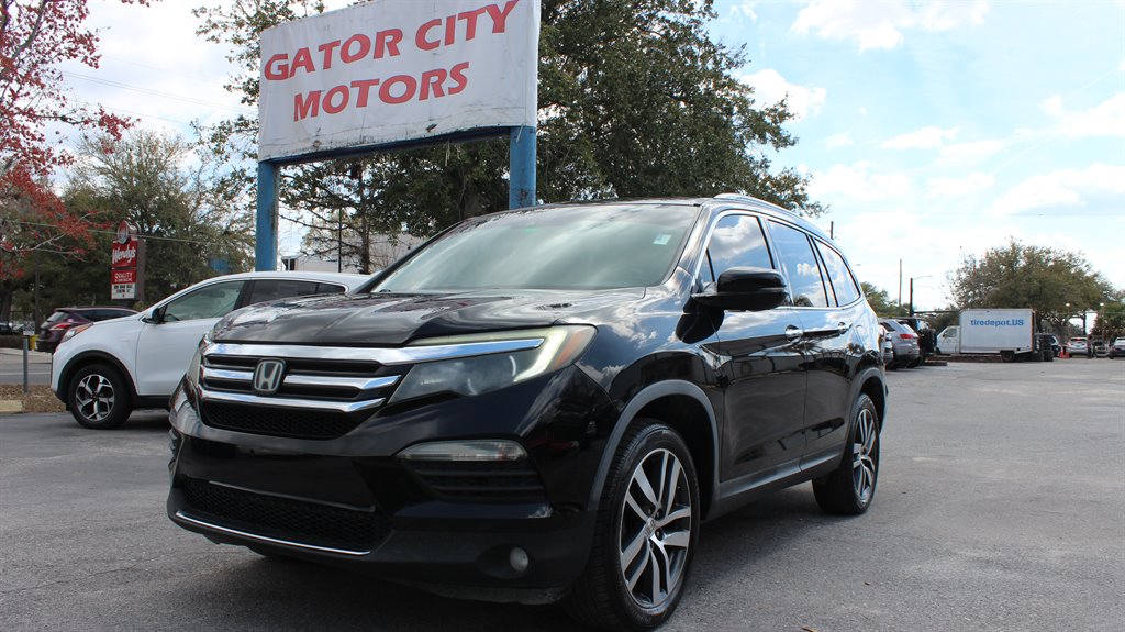 2017 Honda Pilot 4WD Elite's photo